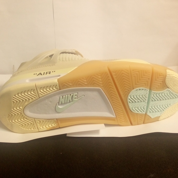 Off-White x Wmns Air Jordan 4 SP \'Sail\' main image 8